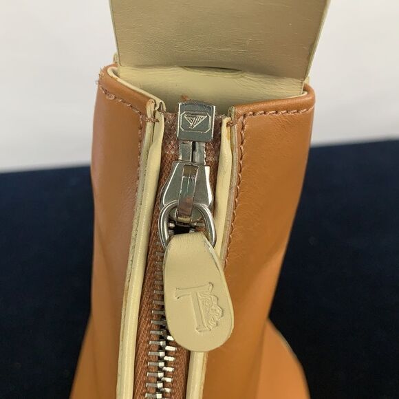 Tod’s tan leather satchel bag - Picture 11 of 11